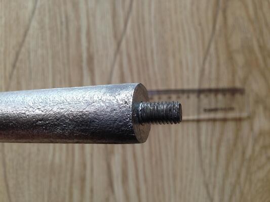 Анодные стержни для солнечных водонагревателей из стали с индивидуальными характеристиками, обеспечивающие хорошую свариваемость, защиту от коррозии и долговечные материалы